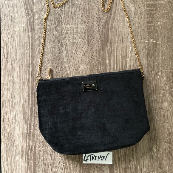 chanel vipgift velvet cosmetic bag with goldchain